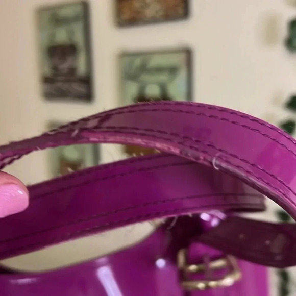 Ted Baker bag in beautiful purple. floral lining with snap closure - Picture 10 of 12